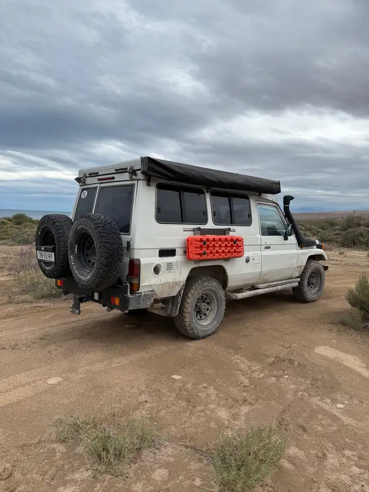Toyota Land Cruiser HZJ75 Troop Carrier (4.2D 1HZ) - 4WD poptop camper, foto 7