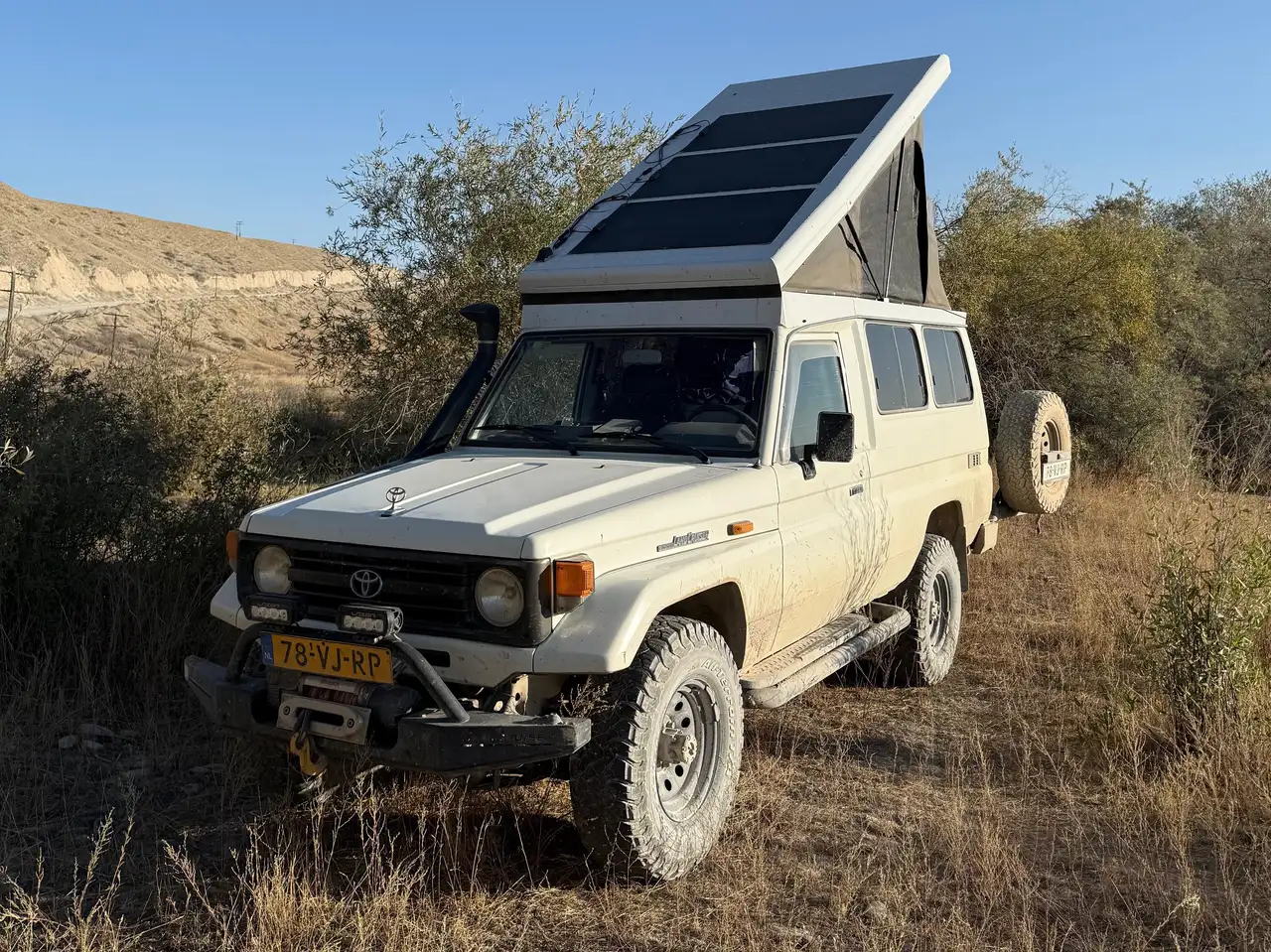 Toyota Land Cruiser HZJ75 Troop Carrier (4.2D 1HZ) - 4WD poptop camper, foto 1
