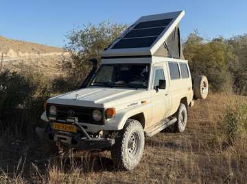 HZJ75 Troop Carrier (4.2D 1HZ) - 4WD poptop camper
