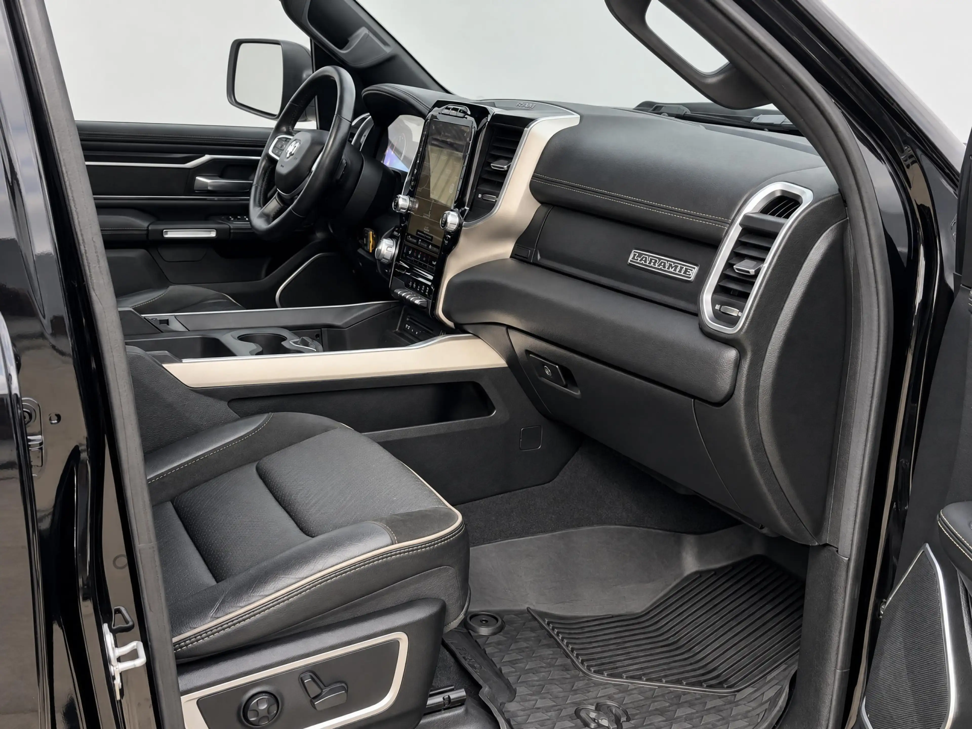 Dodge RAM 1500 5.7 V8 4x4 Crew Cab 5'7 Laramie | Luchtvering — photo 15