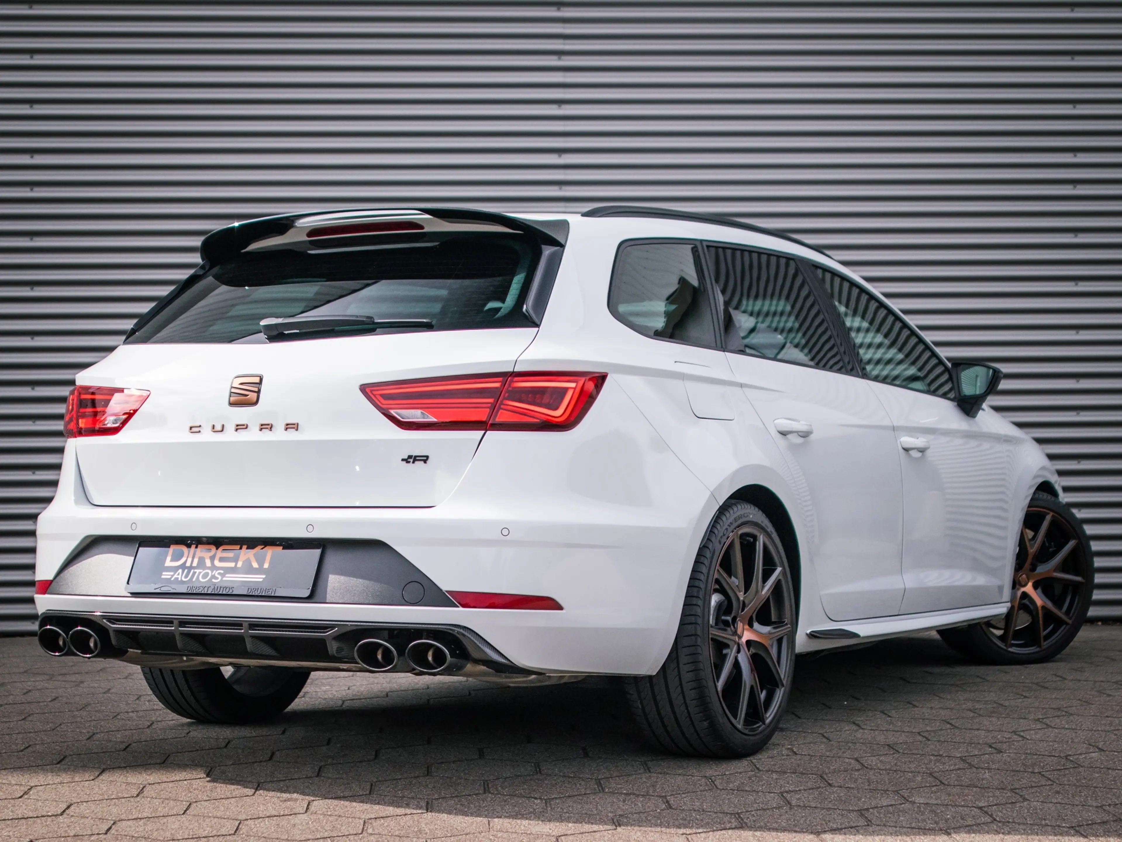 SEAT Leon ST 2.0 TSI CUPRA R 4DRIVE PANO CARBON BREMBO BEATS — photo 5