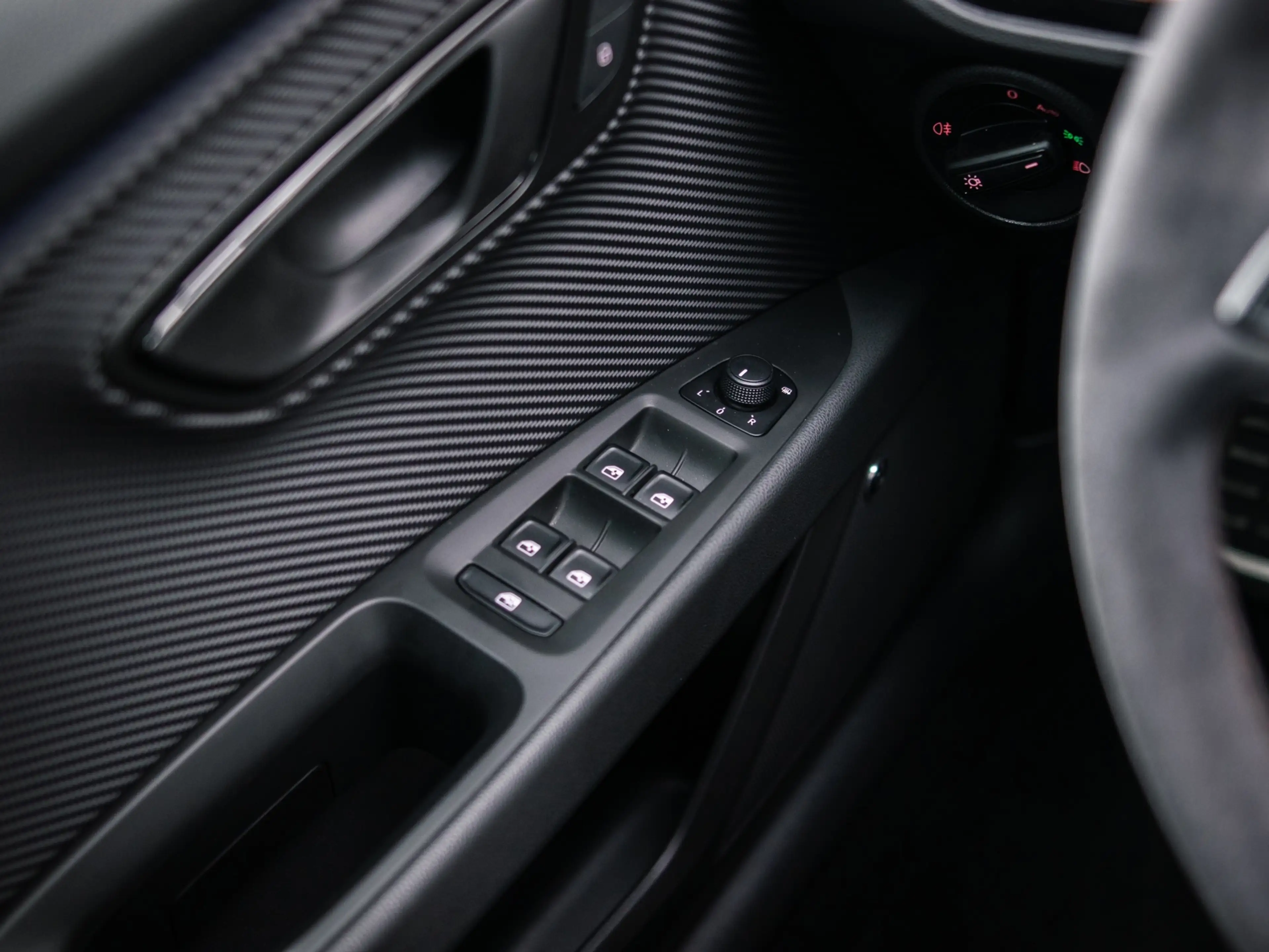 SEAT Leon ST 2.0 TSI CUPRA R 4DRIVE PANO CARBON BREMBO BEATS — photo 10