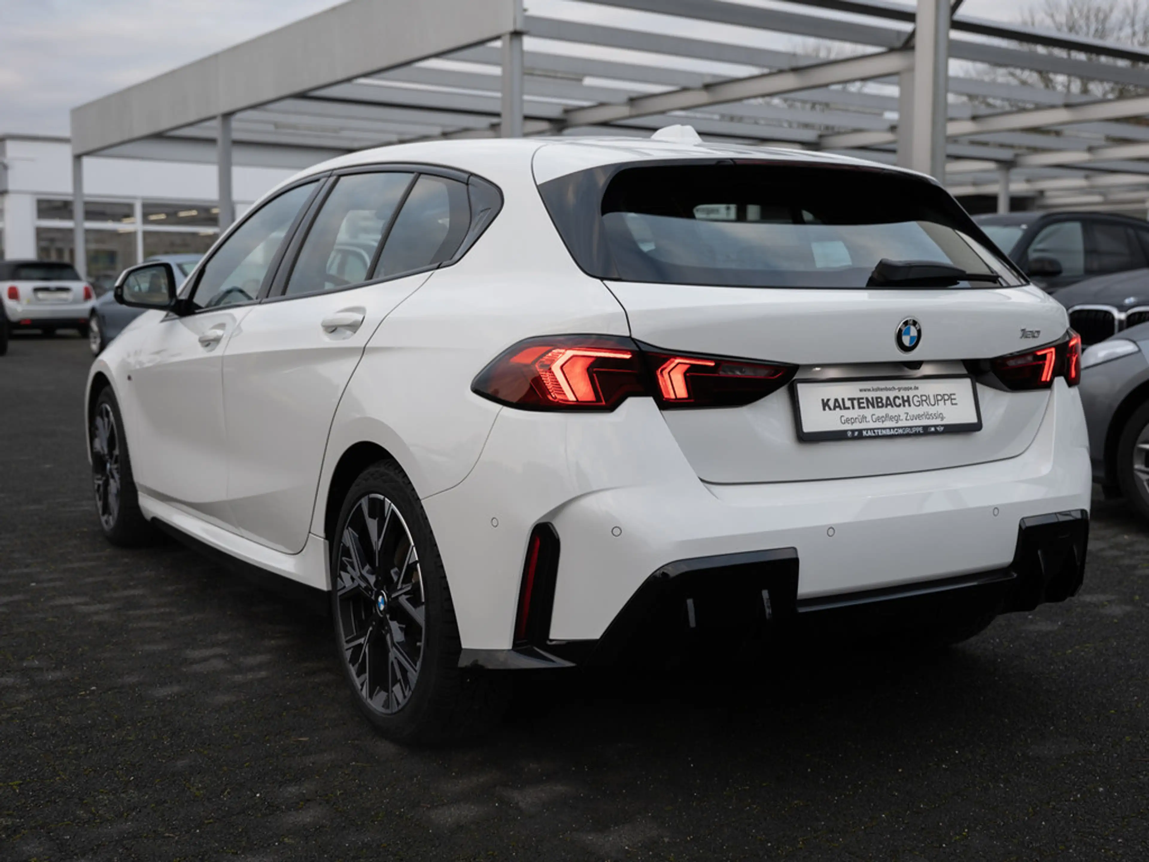 BMW 120 i M-Sport LED NAVI KAMERA SHZ PDC KLIMA — photo 8