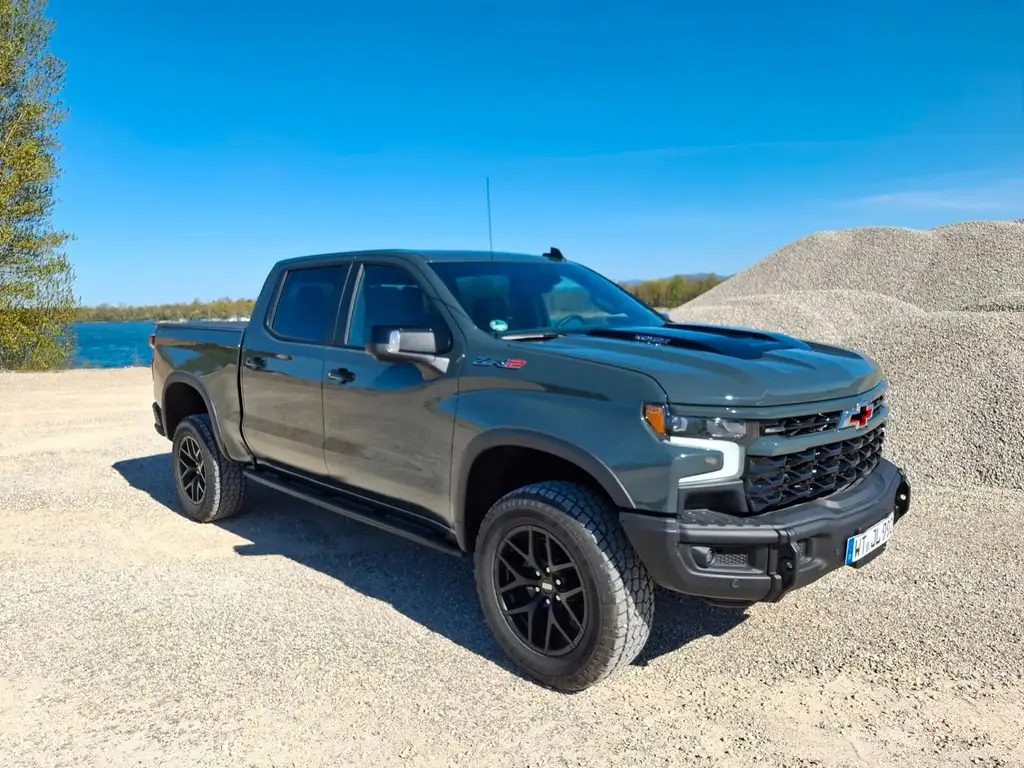 Chevrolet Silverado 2025 из Европы — купить под ключ
