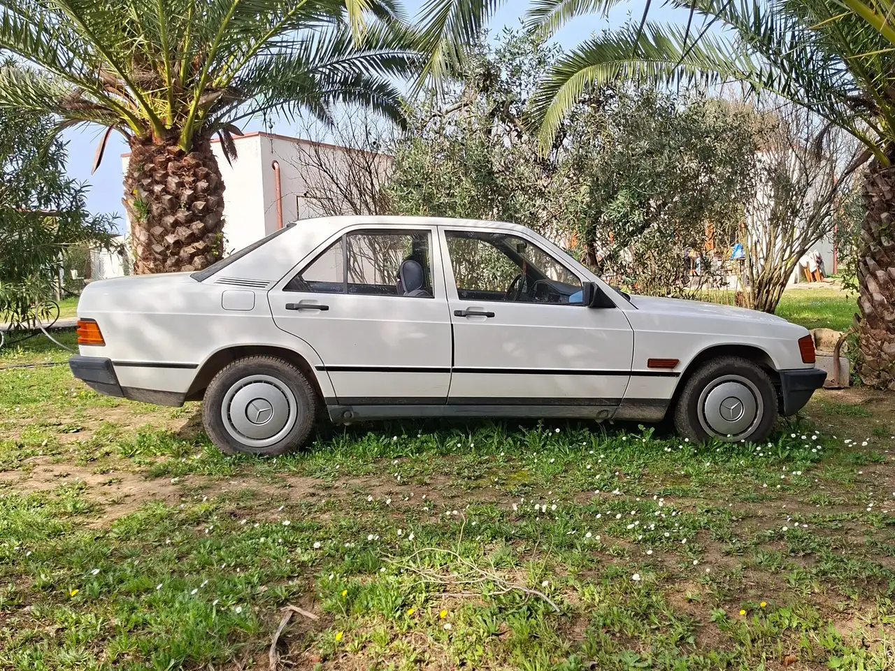 Mercedes-Benz 190, foto 1