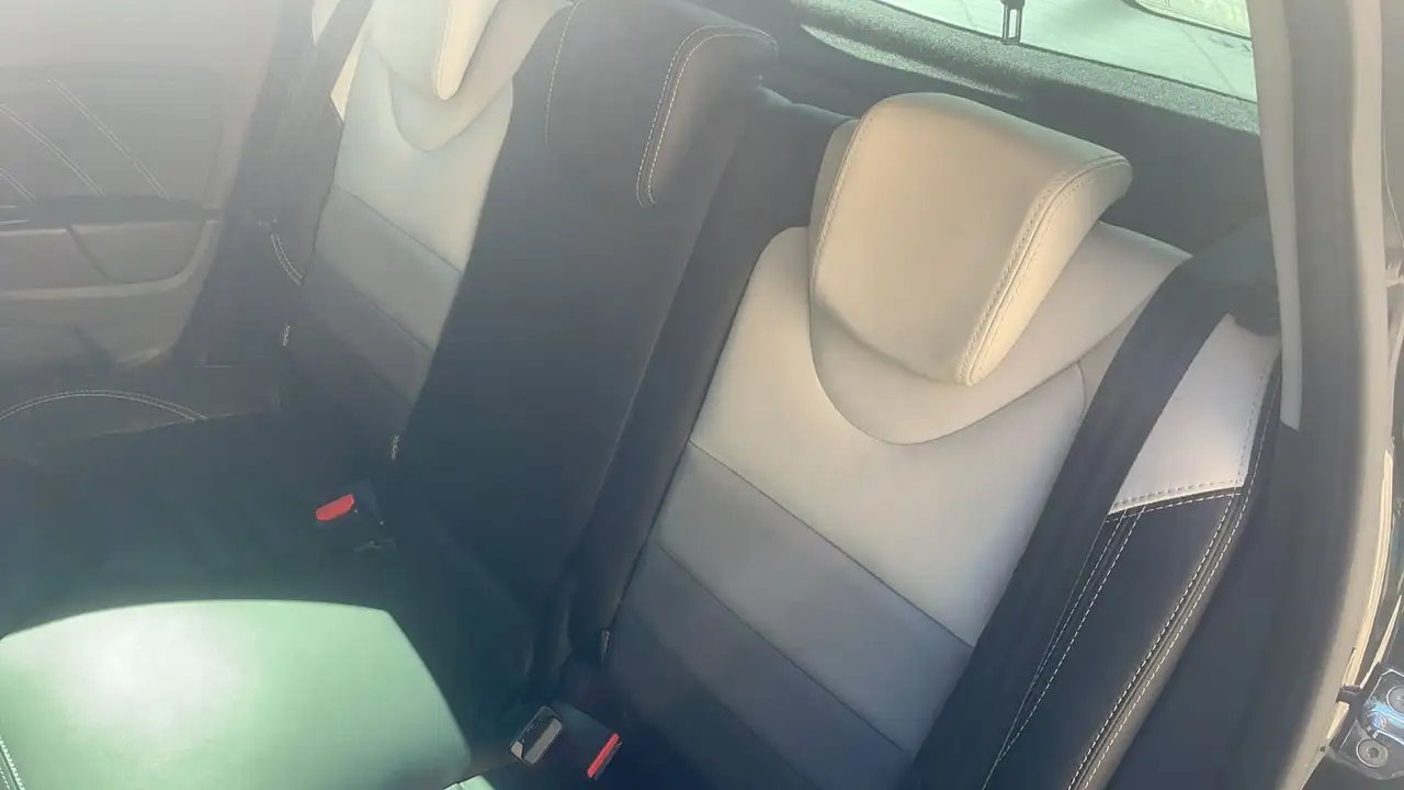 Renault Clio Citadine 5 portes — photo 9