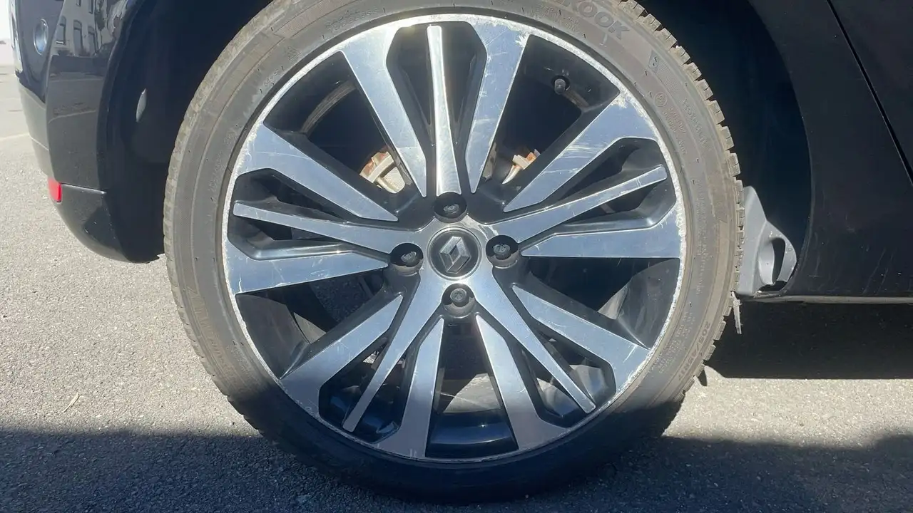 Renault Clio Citadine 5 portes — photo 16