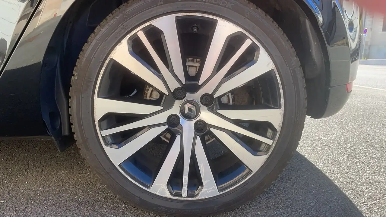 Renault Clio Citadine 5 portes — photo 19