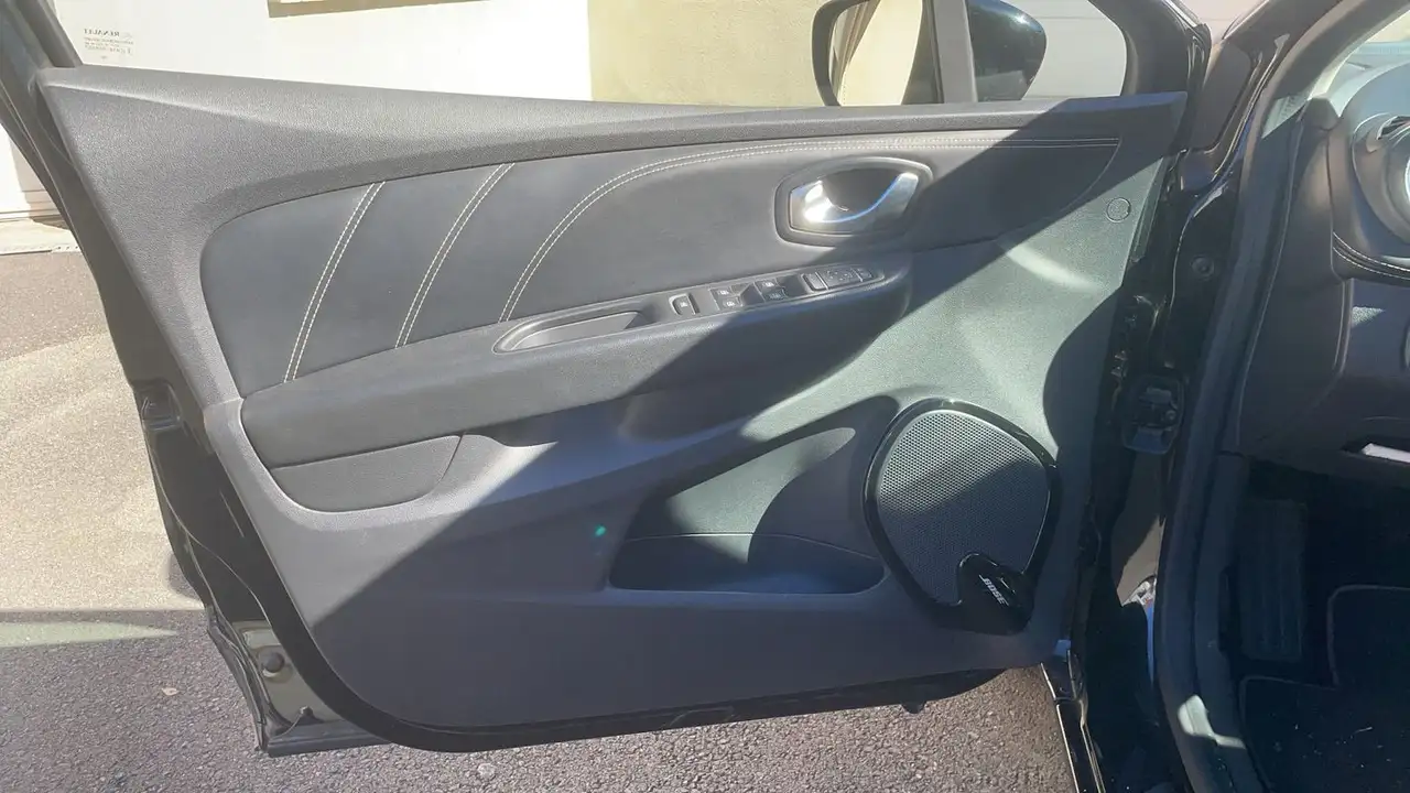 Renault Clio Citadine 5 portes — photo 7