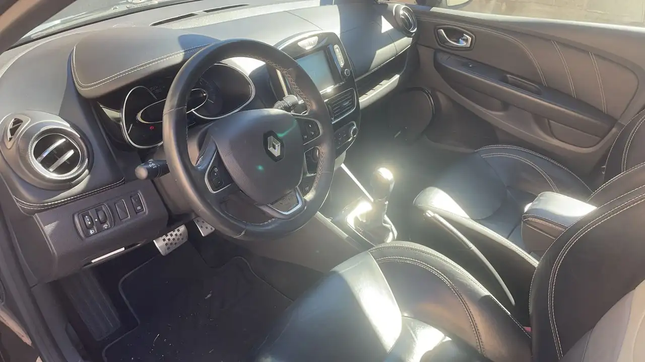 Renault Clio Citadine 5 portes — photo 8