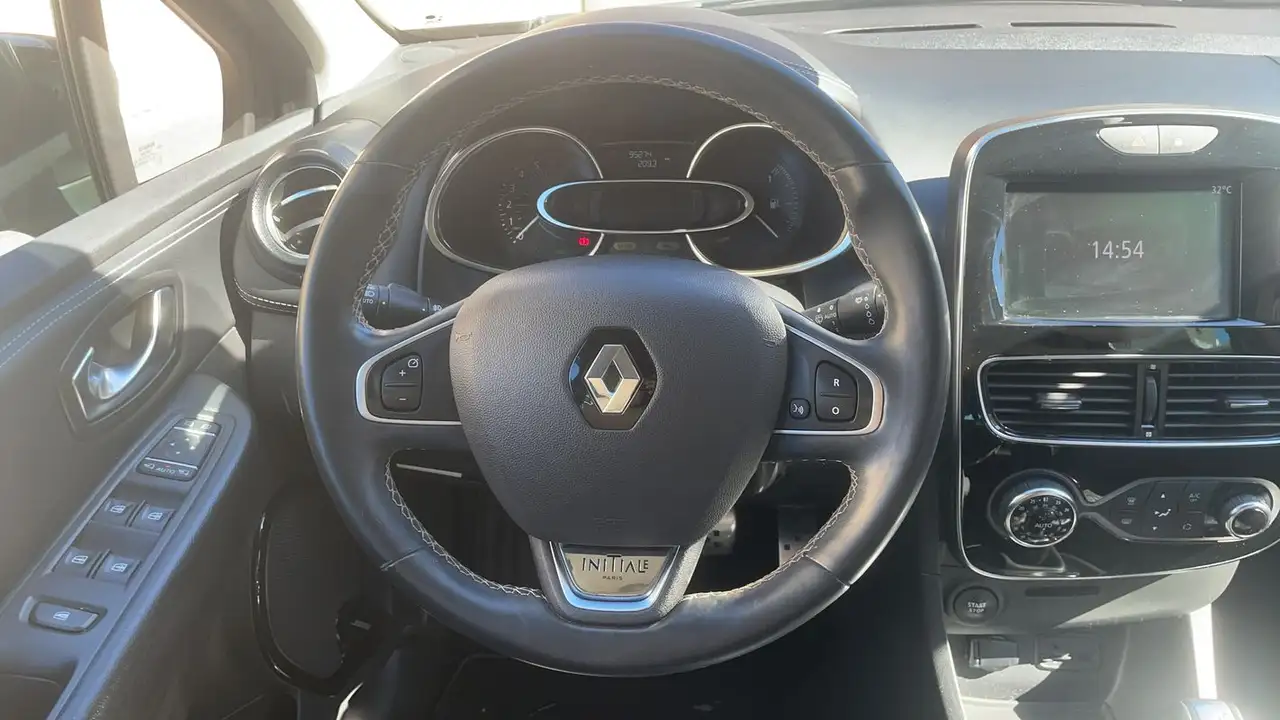 Renault Clio Citadine 5 portes — photo 23