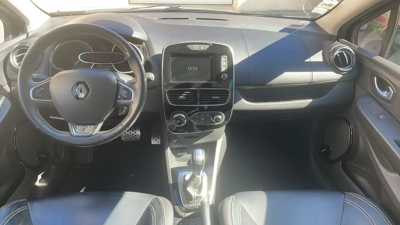 Renault Clio Citadine 5 portes — photo 11