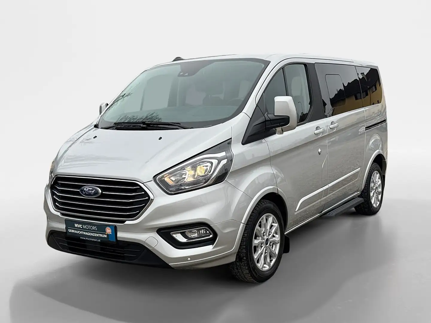 Ford Tourneo Custom 2,0 EcoBlue 320 L1 Titanium Aut. Silber - 1