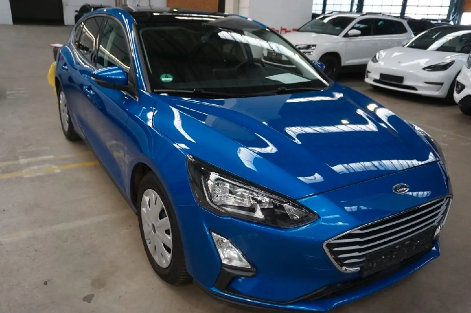 Ford Focus Lim. Cool & Connect*Pano*AHK Blauw - 2