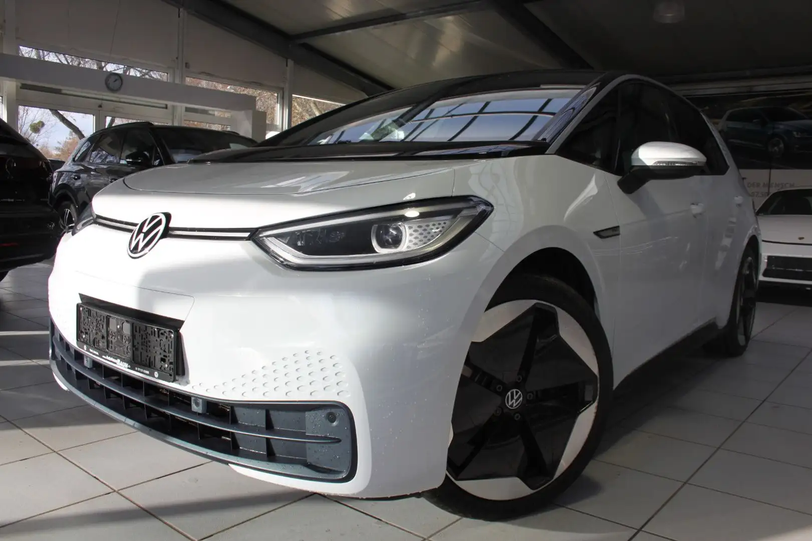 Volkswagen ID.3 PRO PERF MAX/AHK/PANO/HUD/DCC/20"/KAME/IQLE Weiß - 2