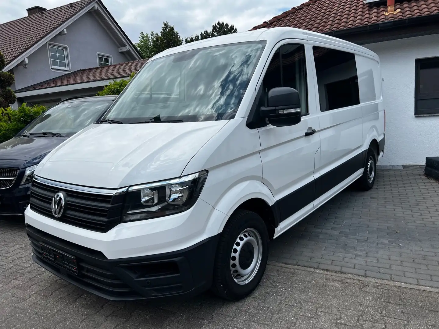 Volkswagen Crafter Kasten Kasten PLUS 35 mittellang FWD Weiß - 2