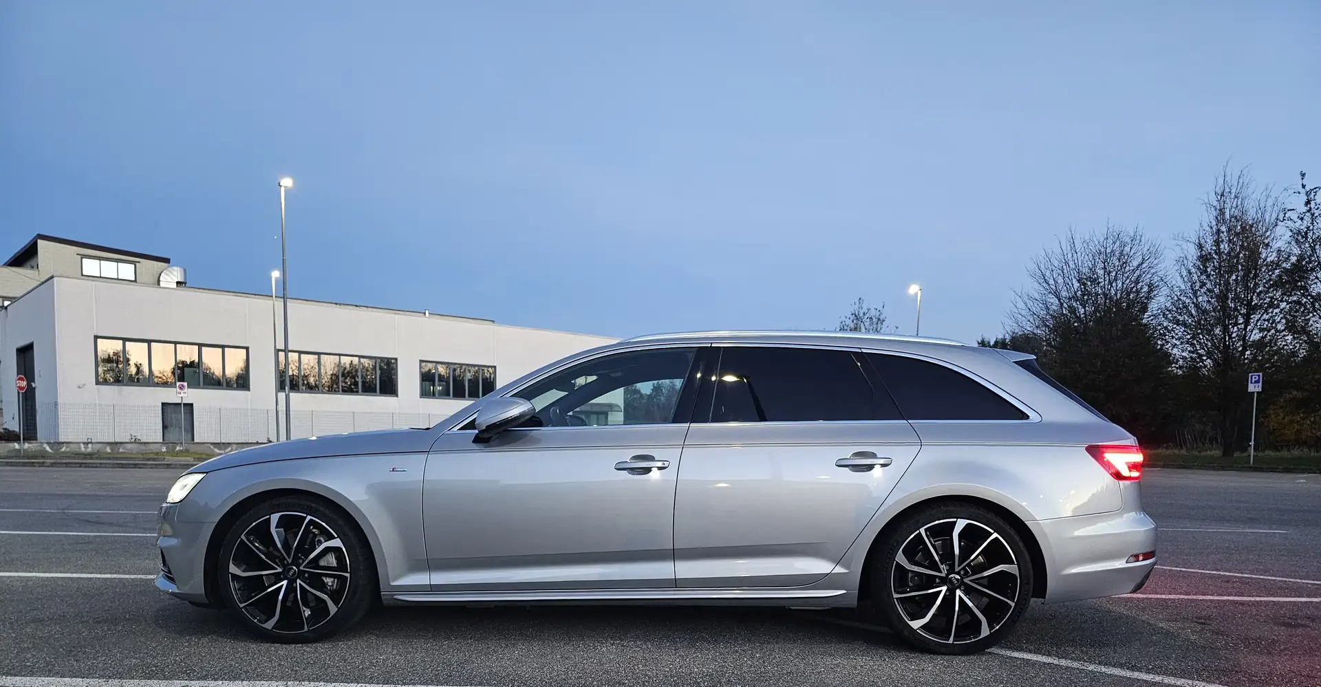 Audi A4 A4 Avant 2.0 TFSI mhev Business Sport quattro 252 Argento - 1