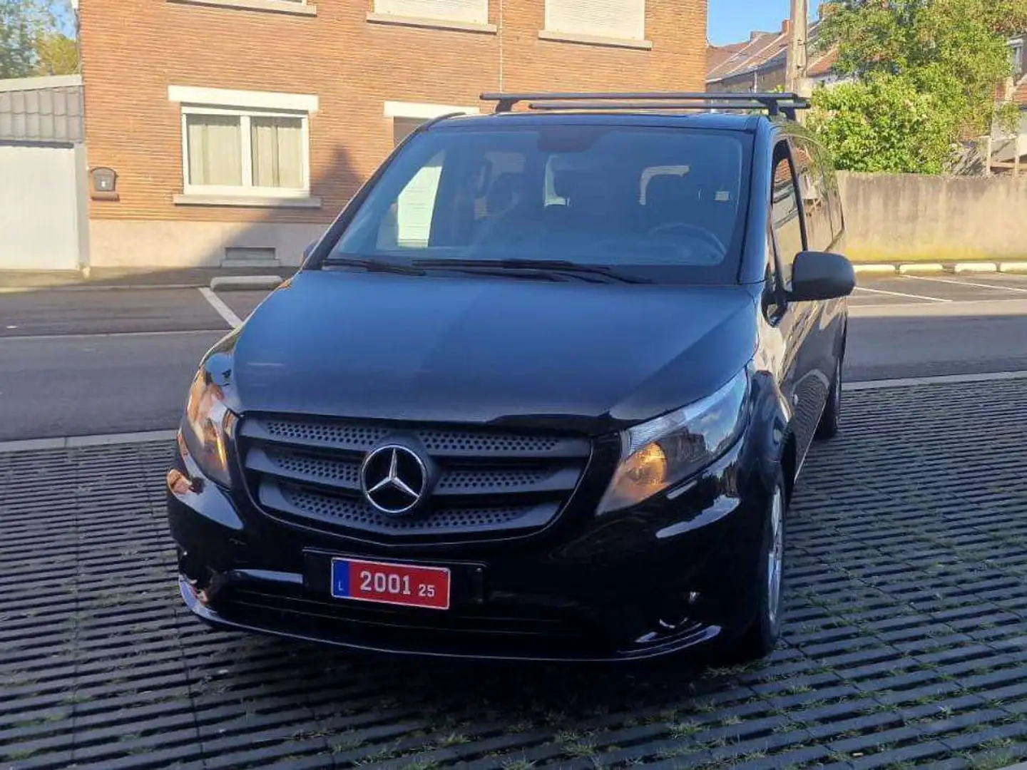 Mercedes-Benz Vito 116 cdi long chassis 9 places automatique Rood - 2