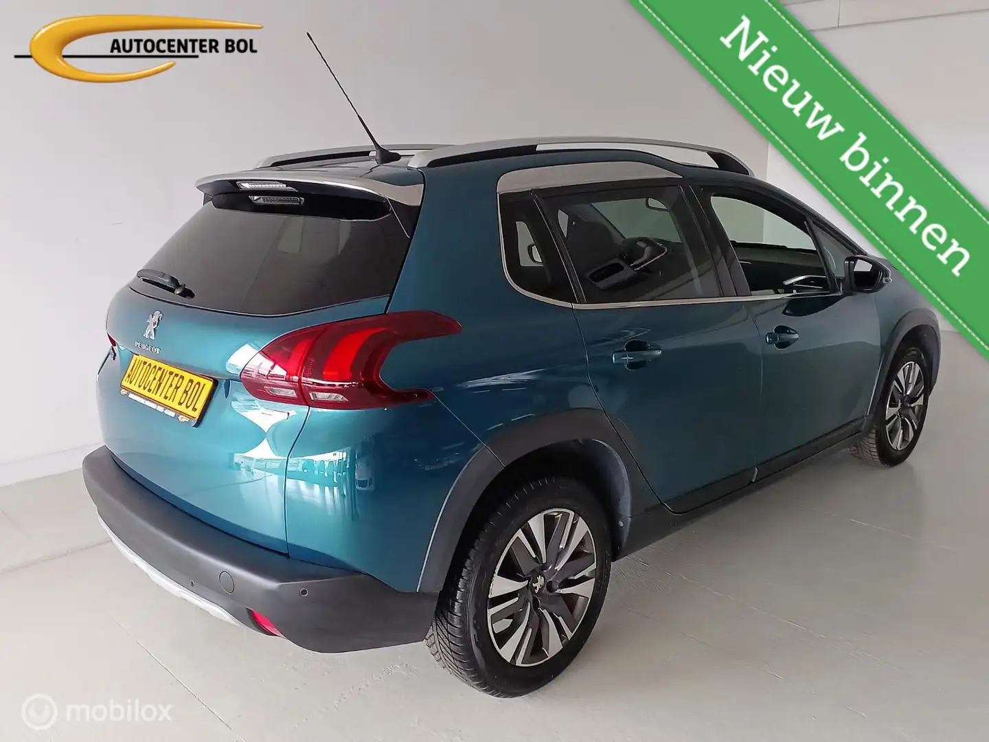 Peugeot 2008 1.2 Allure 131PK Complete uitvoering Bleu - 2