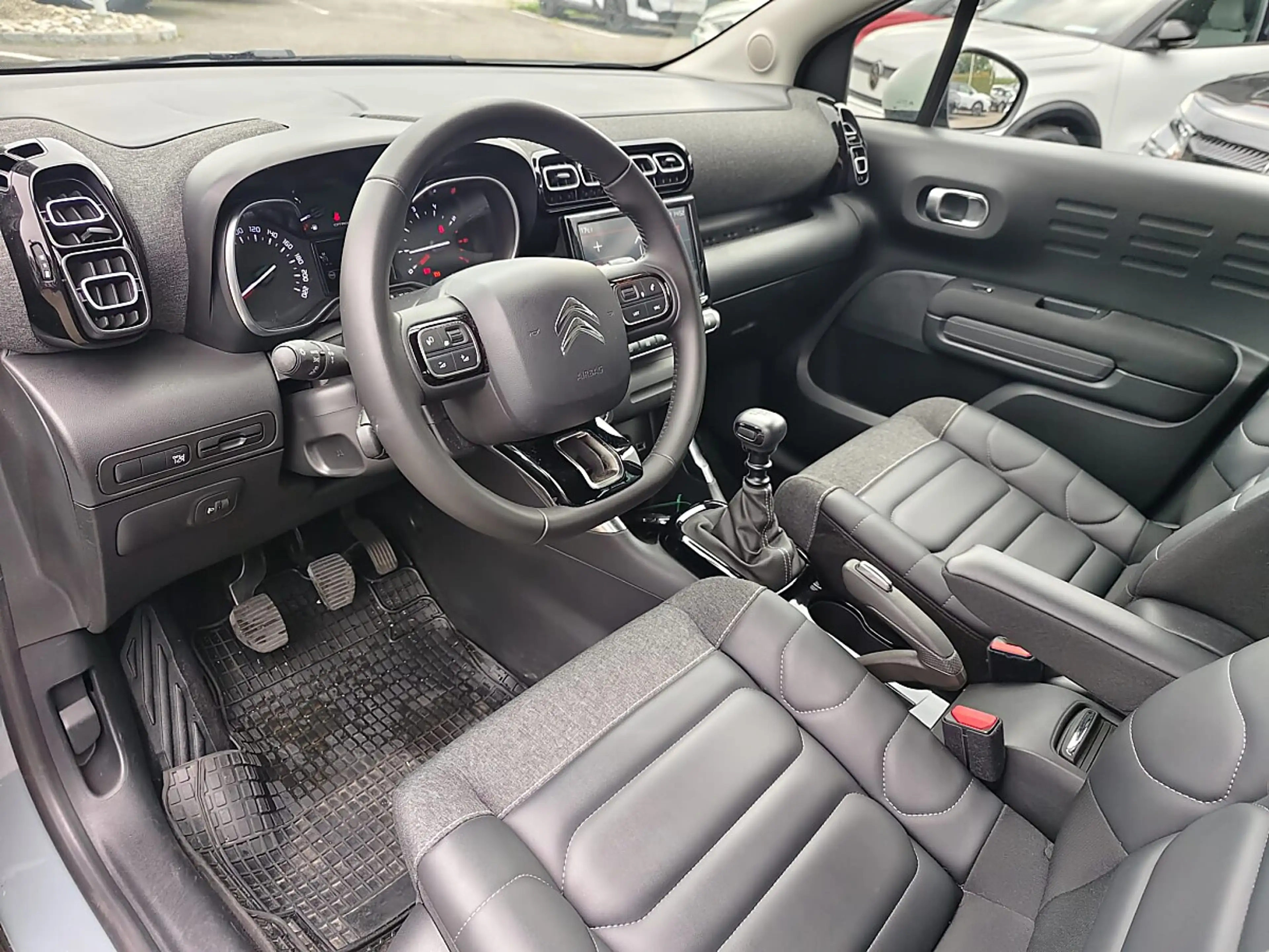 Citroen C3 Aircross PureTech110 S&S 6-Gang-Manuell Shine — photo 2