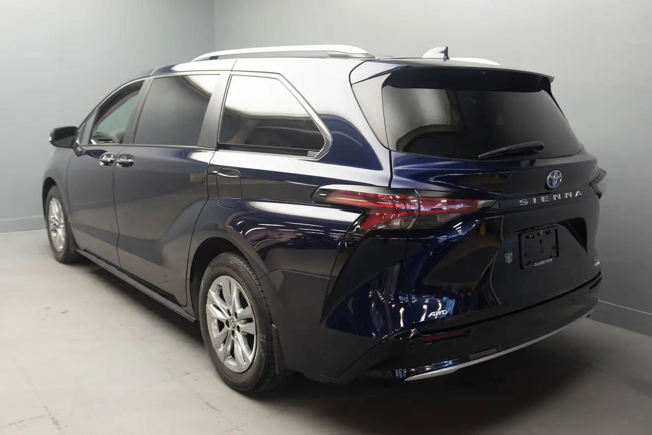 Toyota Sienna снимка Toyota Sienna