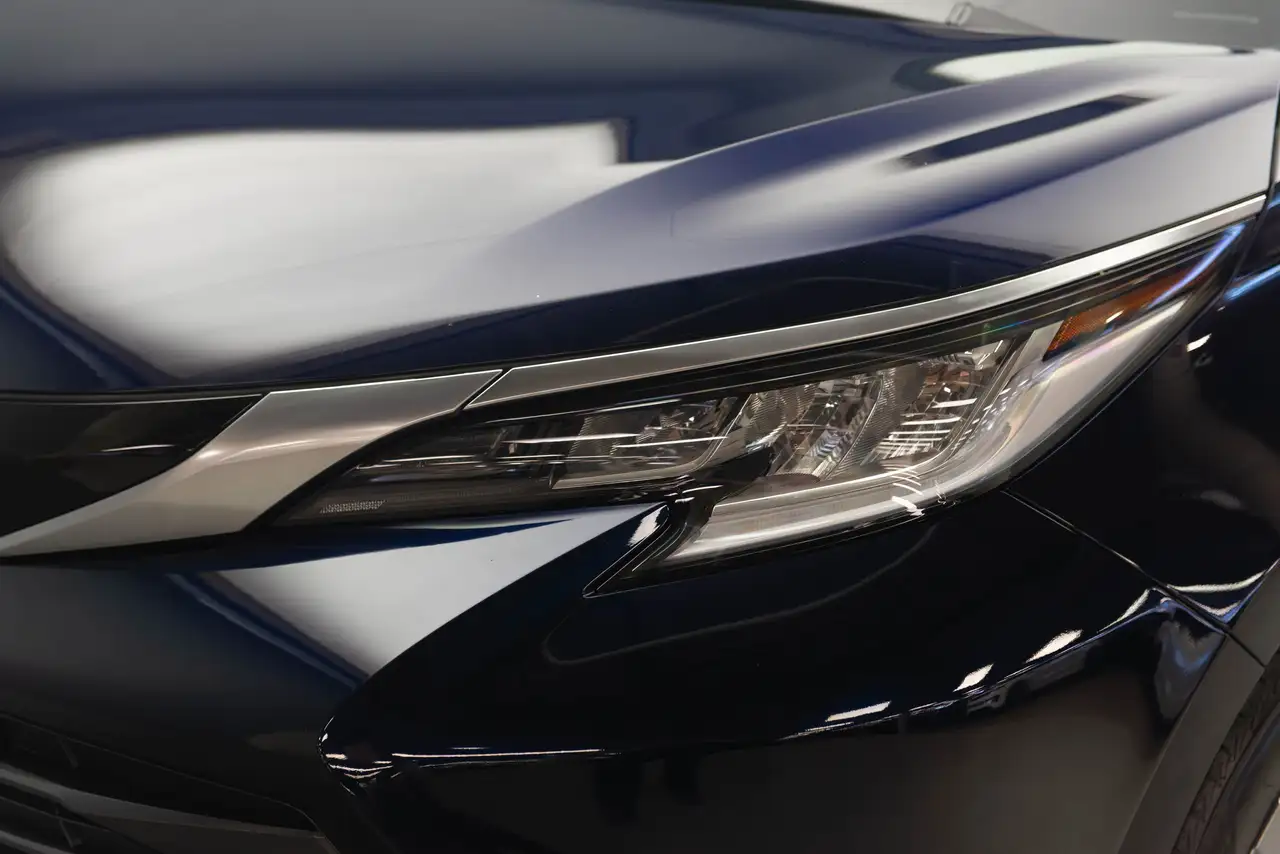 Toyota Sienna снимка Toyota Sienna