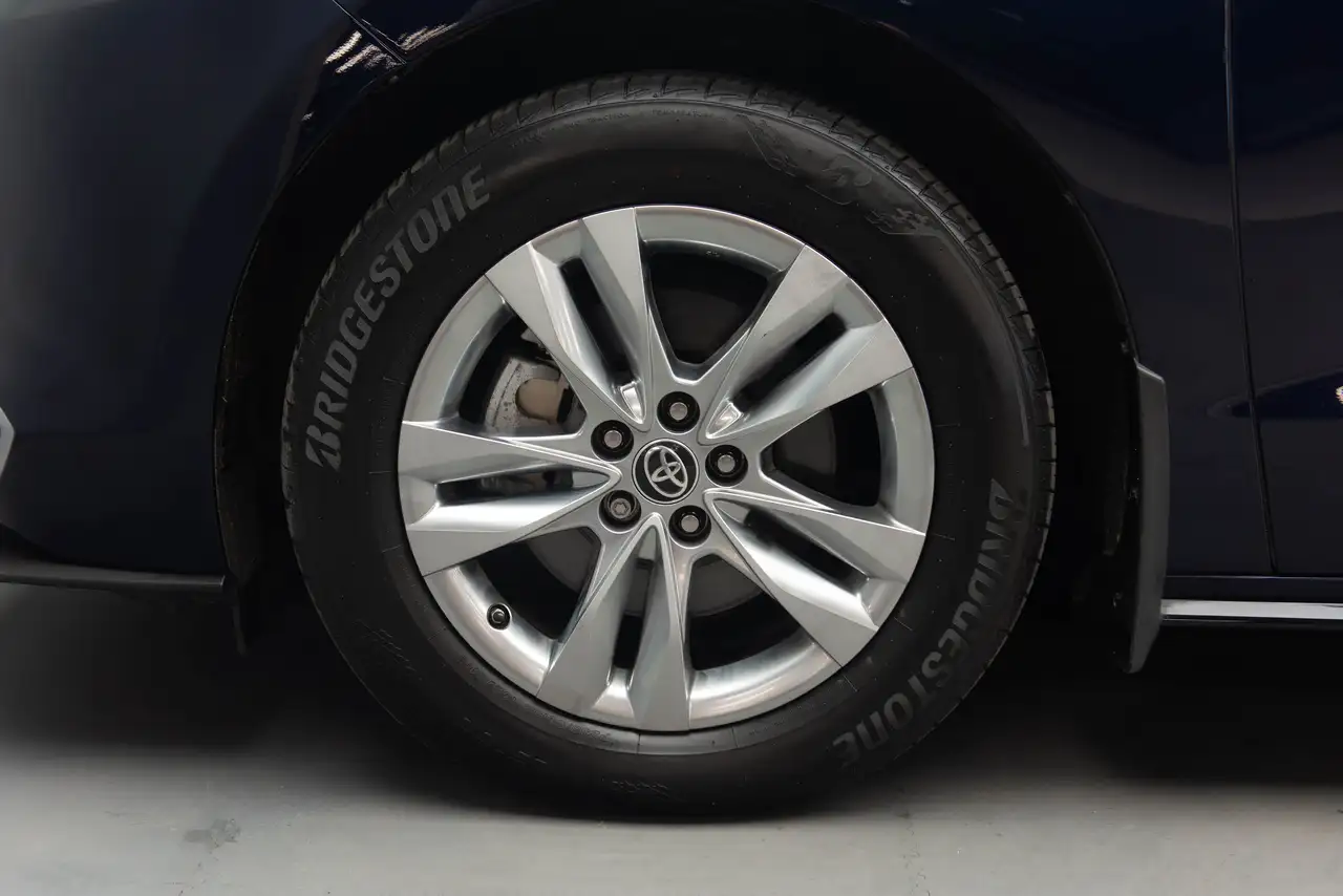 Toyota Sienna снимка Toyota Sienna