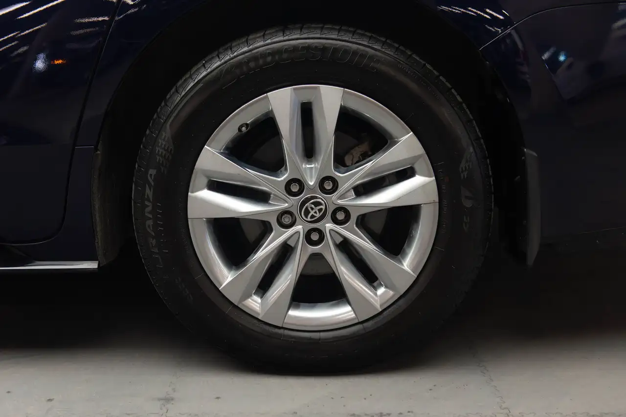 Toyota Sienna снимка Toyota Sienna