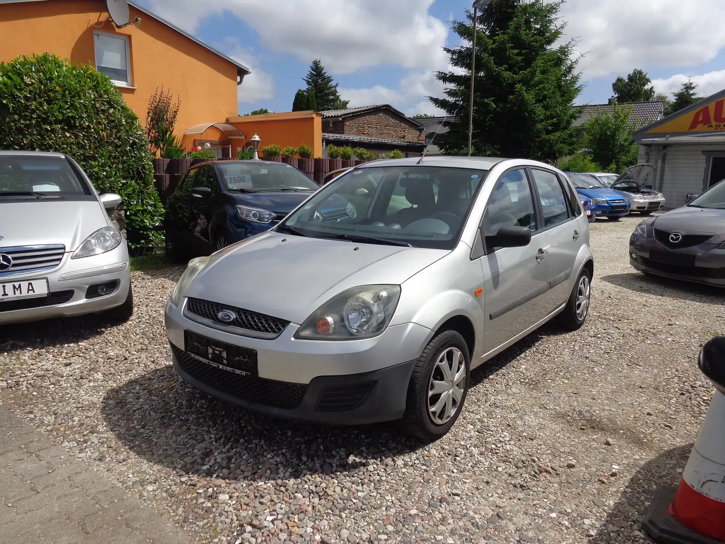 Ford Fiesta 1.4 TDCI Ambiente Silber - 1