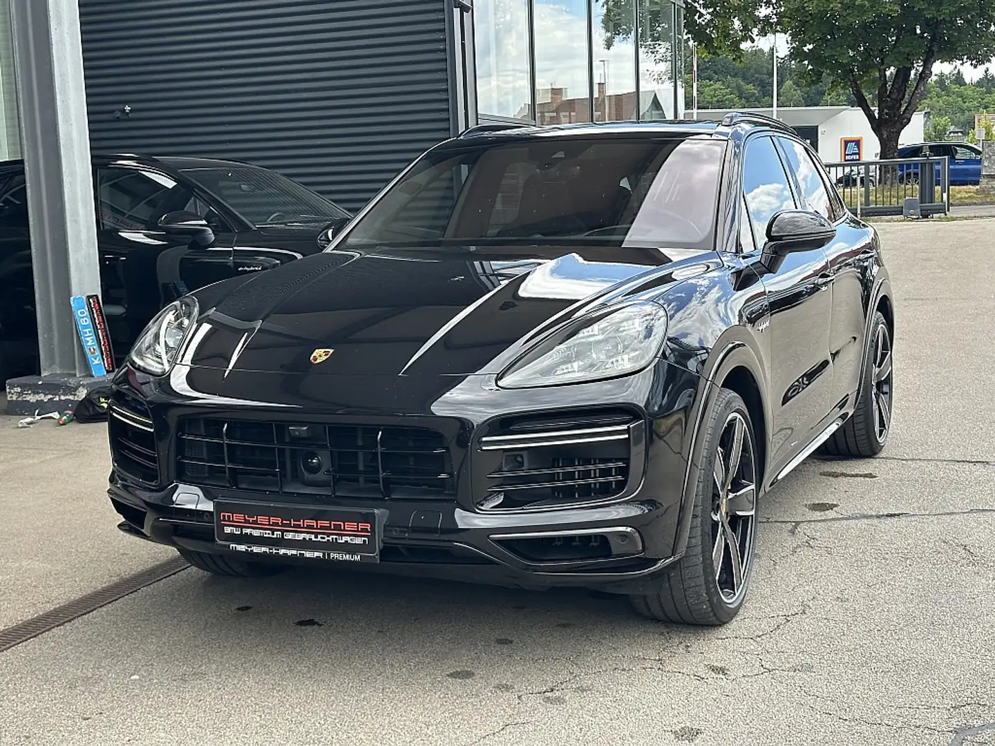 Porsche Cayenne III Turbo S E-Hybrid PHEV 17,9 kWh Aut. Fekete - 2