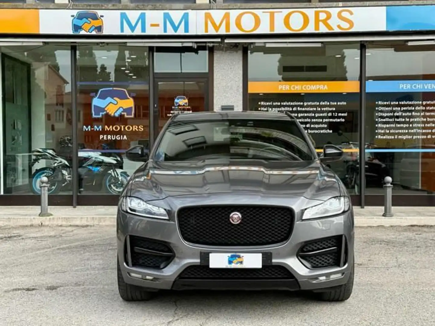Jaguar F-Pace 2.0 D 180 CV AWD aut. R-Sport Gris - 2