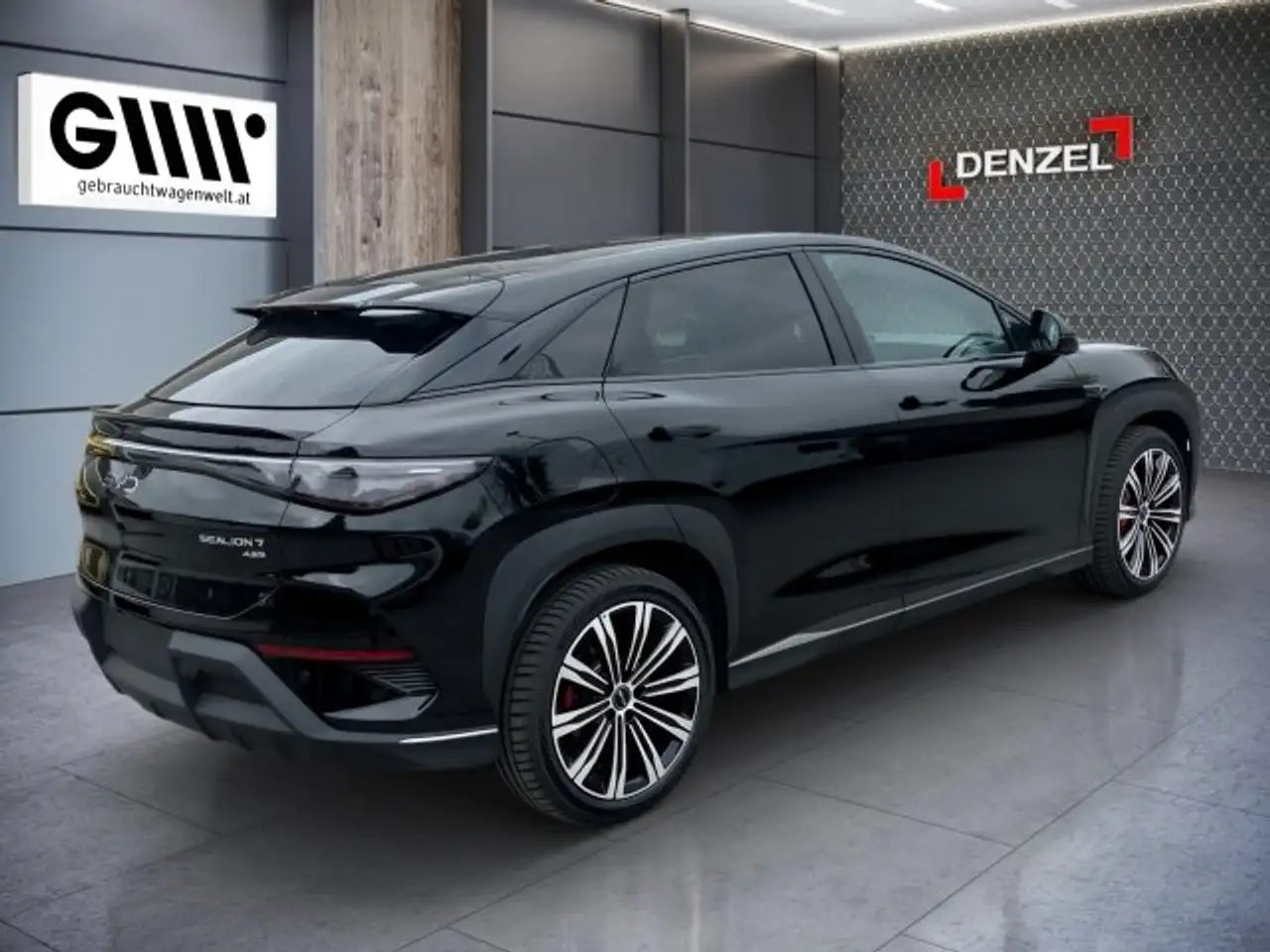 BYD SEALION 7