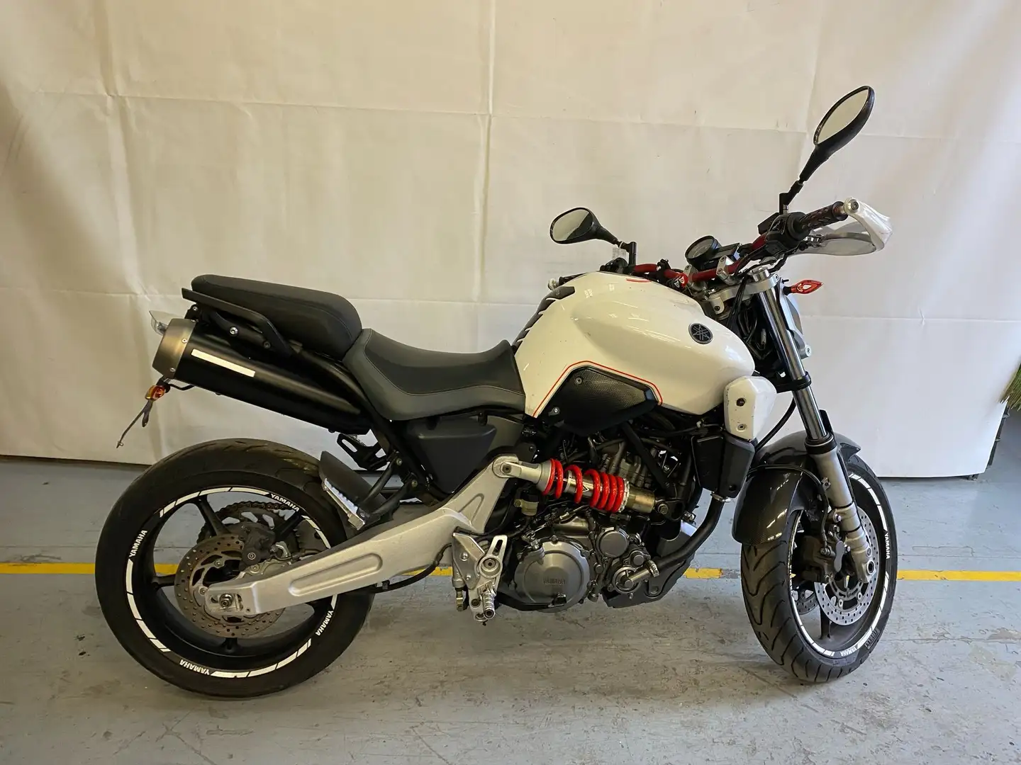 Yamaha MT-03 Blanco - 1