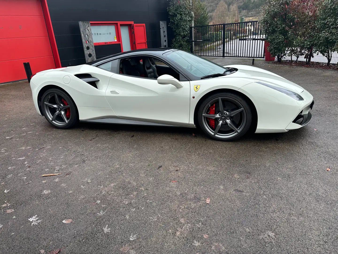 Ferrari 488 488 GTB 4.0 V8 670ch Weiß - 2