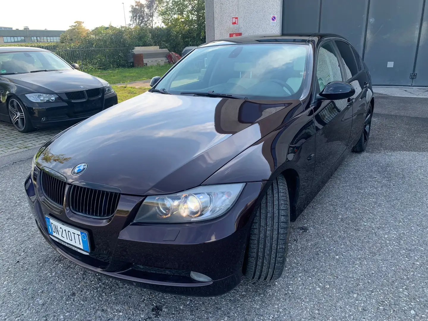 BMW 320 Serie 3 E90 Berlina 320i Attiva 170cv Rosso - 1