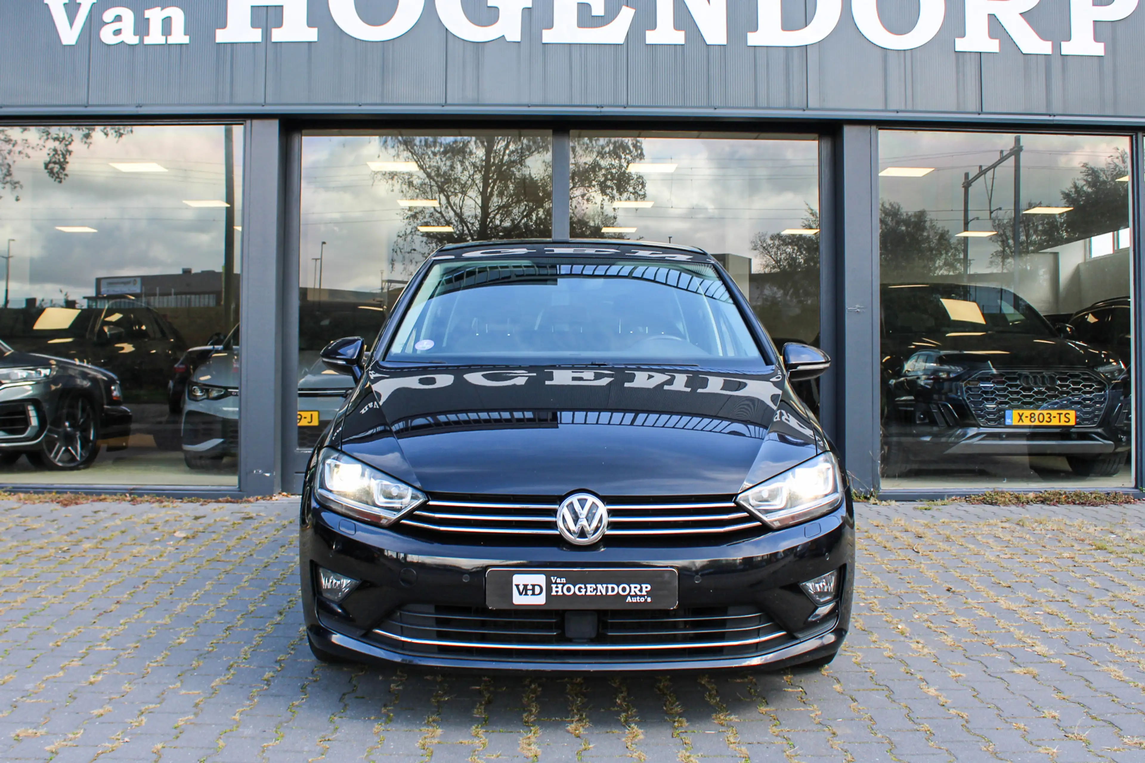 Volkswagen Golf Sportsvan 1.4 TSI Highline NAVI XENON CAMERA DSG — photo 2