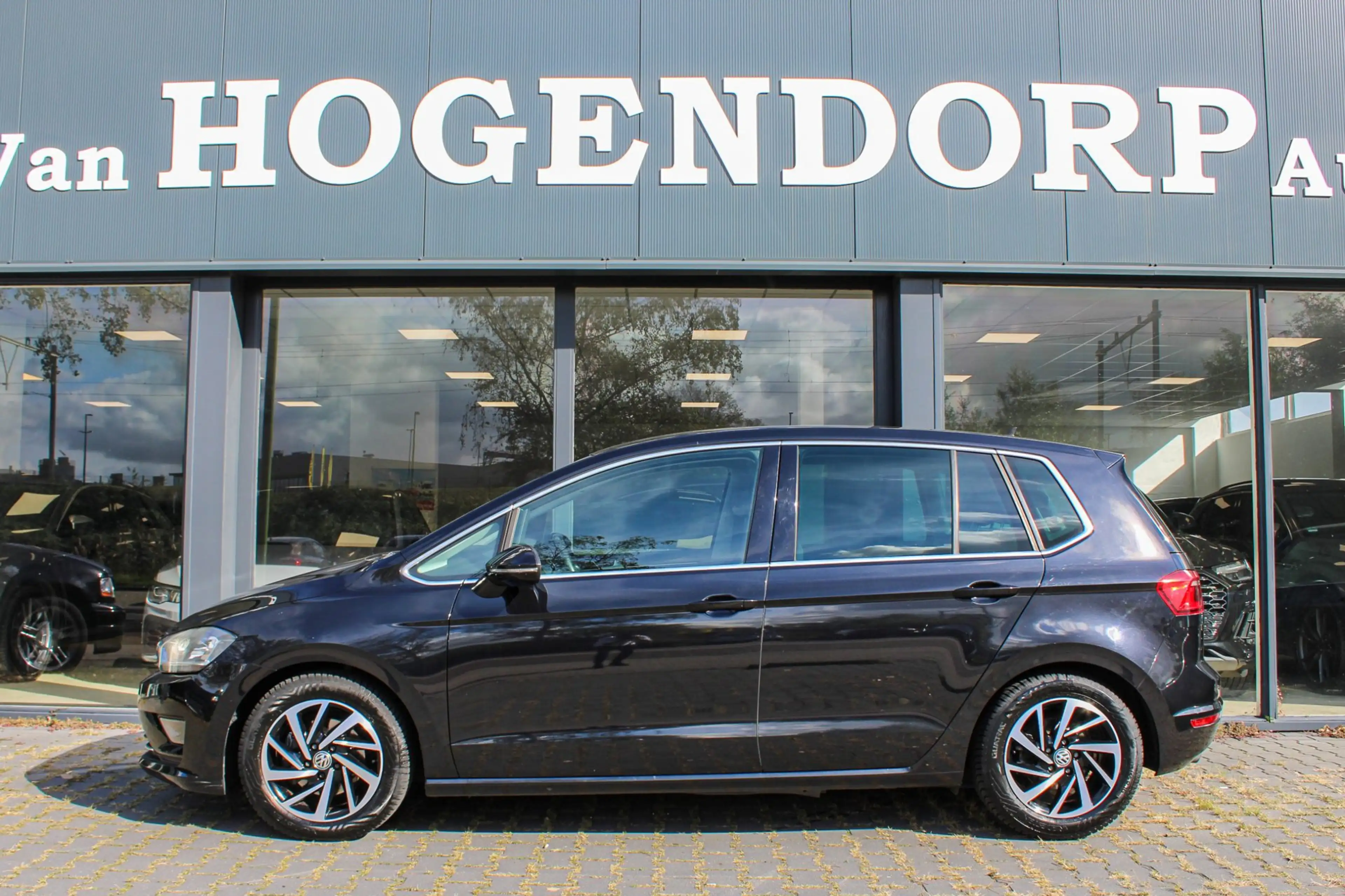 Volkswagen Golf Sportsvan 1.4 TSI Highline NAVI XENON CAMERA DSG — photo 4