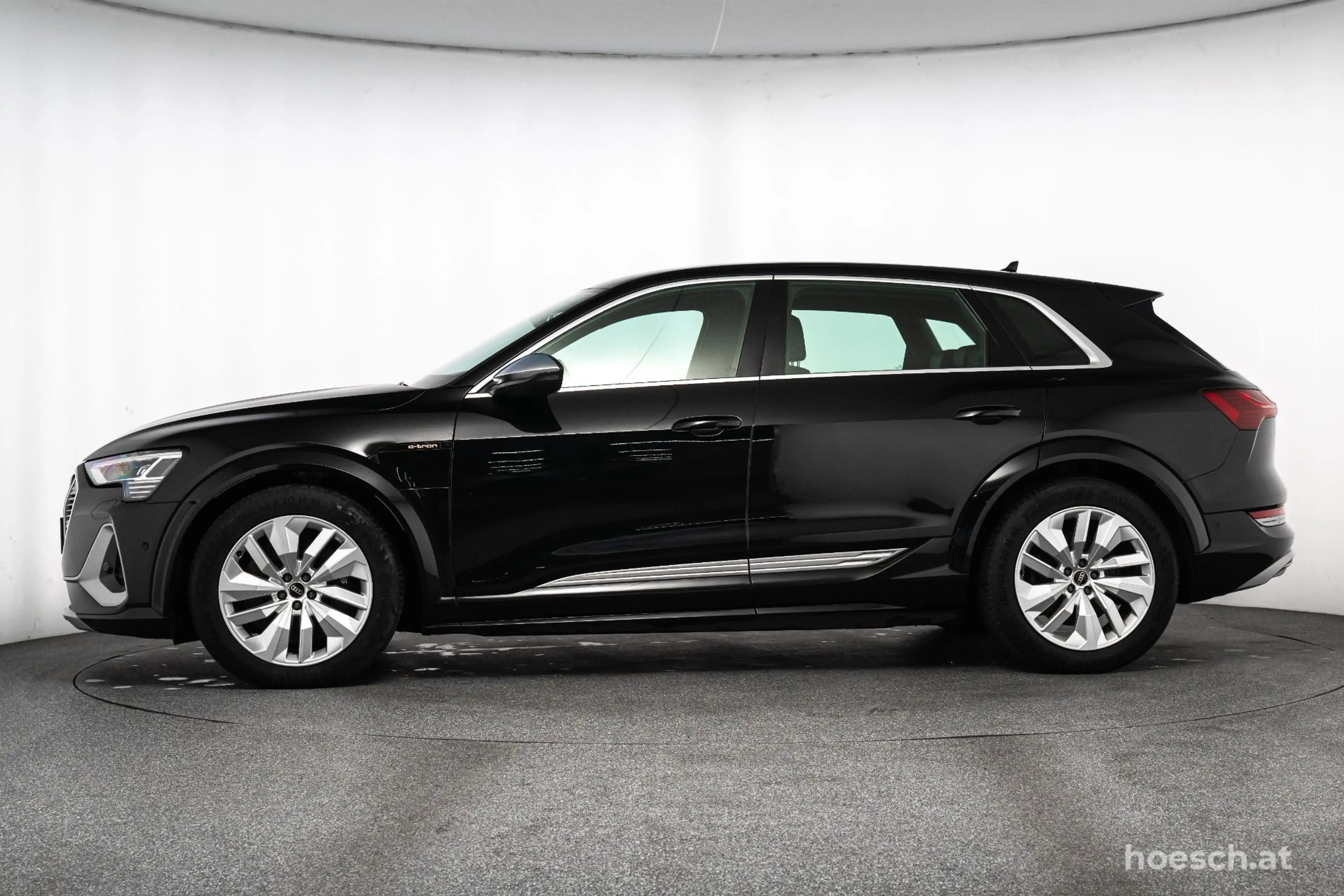 Audi e-tron S Modell 503 PS 20" ALCANTARA LUFT MEMORY — photo 3