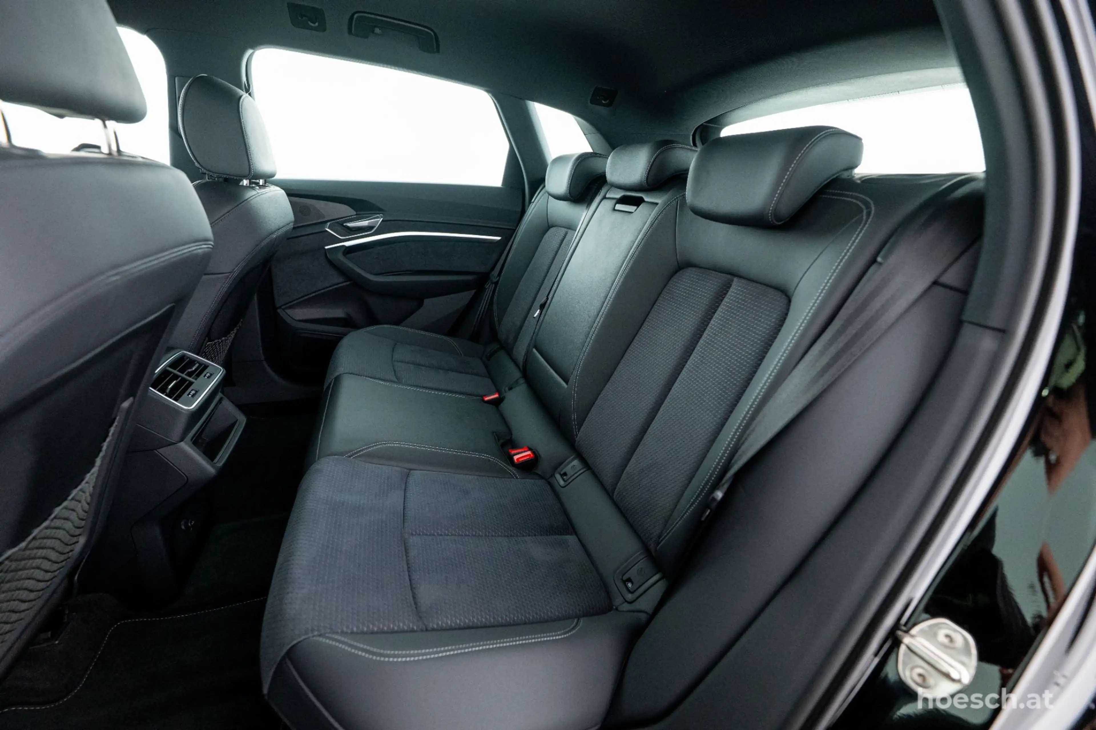 Audi e-tron S Modell 503 PS 20" ALCANTARA LUFT MEMORY — photo 7