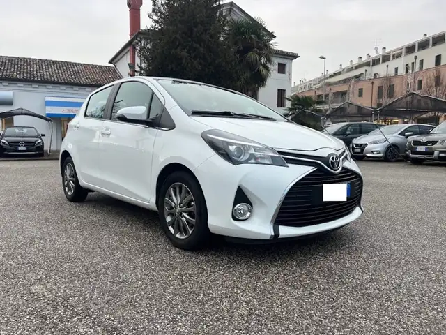 Toyota Yaris 1.4 D-4D 5 porte Lounge KM. TAGLIANDATI