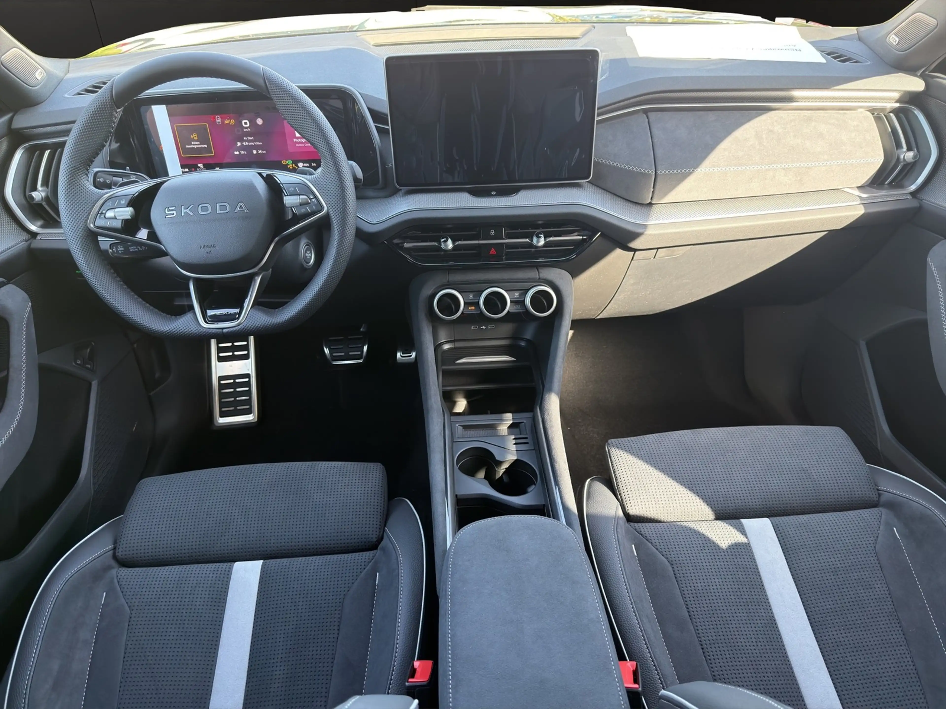 Skoda Kodiaq 1.5 TSI iV Sportline DSG — photo 8
