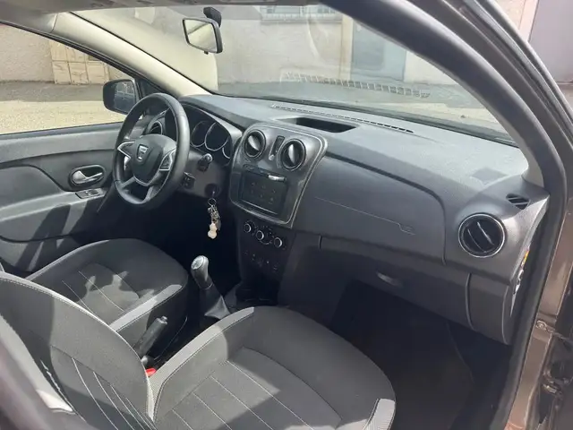 Dacia Sandero view 11