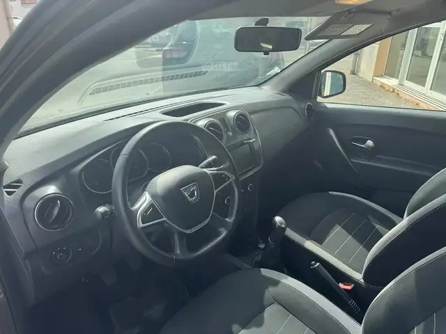 Dacia Sandero view 9