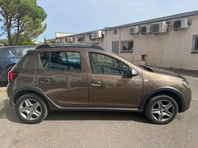 Dacia Sandero view 4