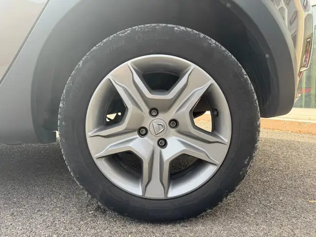 Dacia Sandero view 28