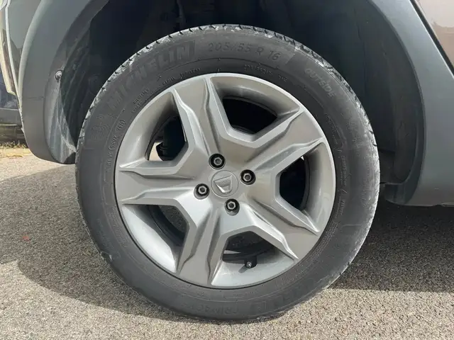 Dacia Sandero view 29