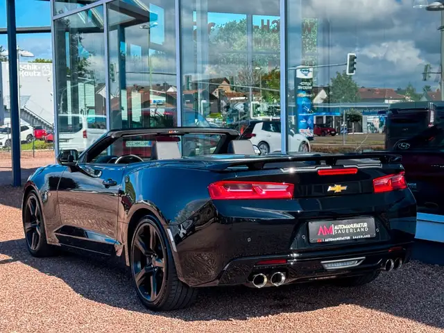 Chevrolet Camaro view 11