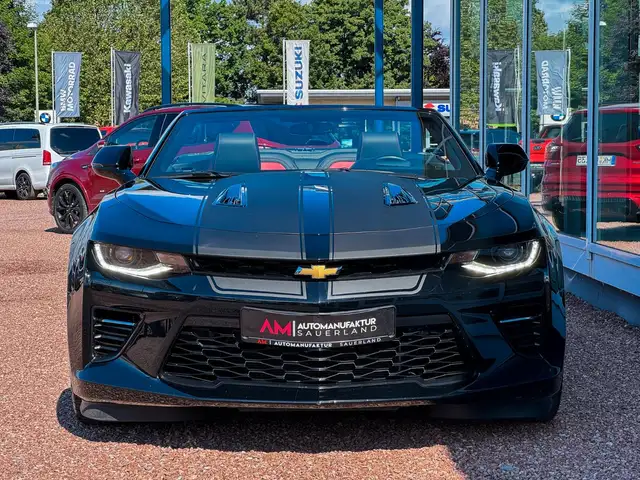Chevrolet Camaro view 3