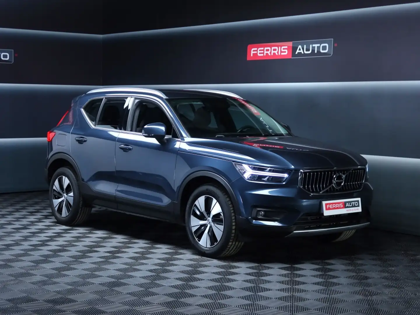 Volvo XC40 T4 Recharge Plus Dark Aut. Blauw - 1