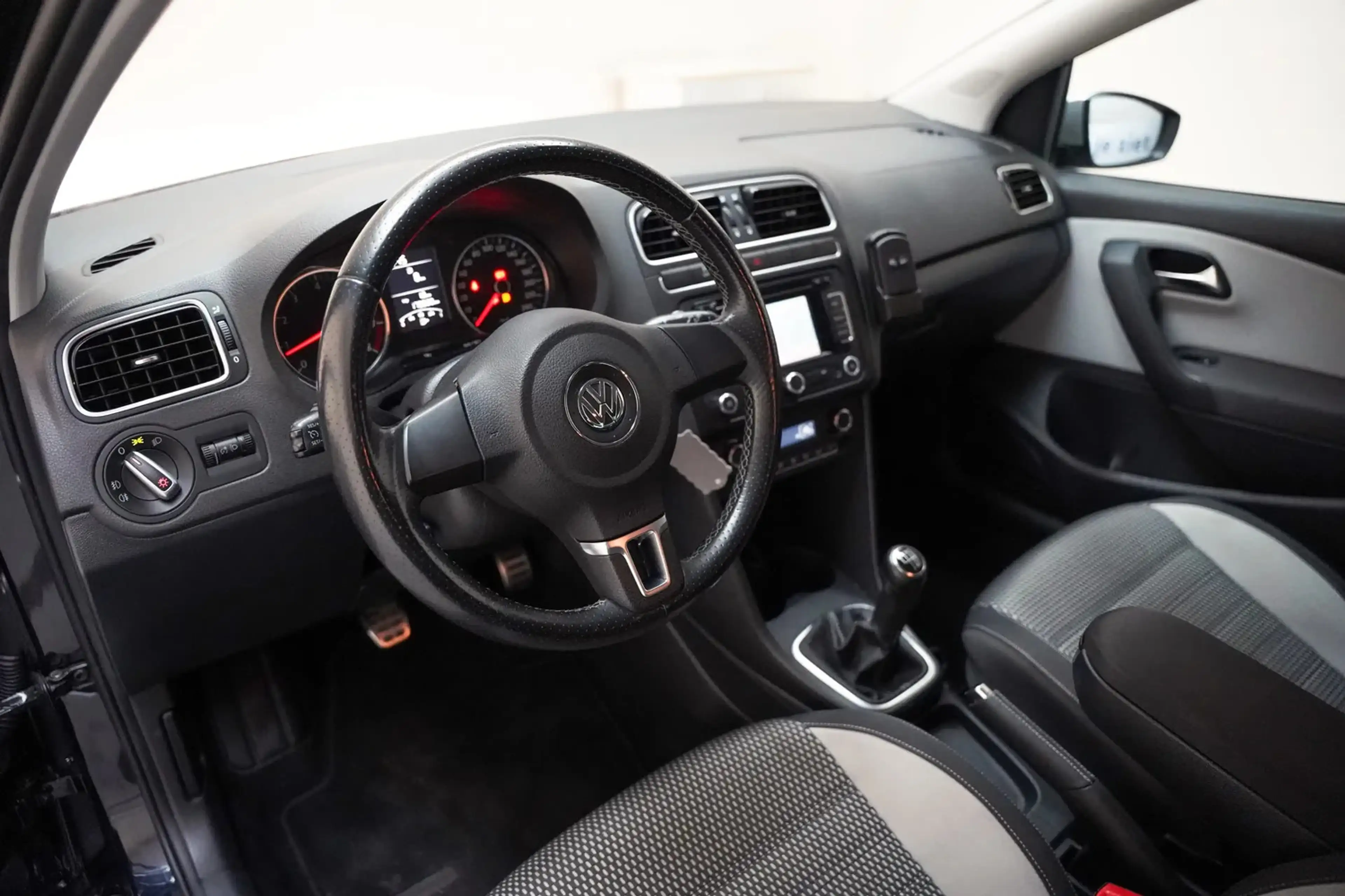 Volkswagen Polo Cross 1.2 TSI [ Navi Climate Cruise ] — photo 11